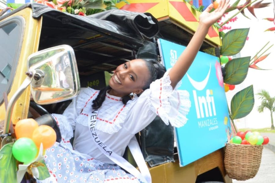 Desfile de Bienvenida 2024