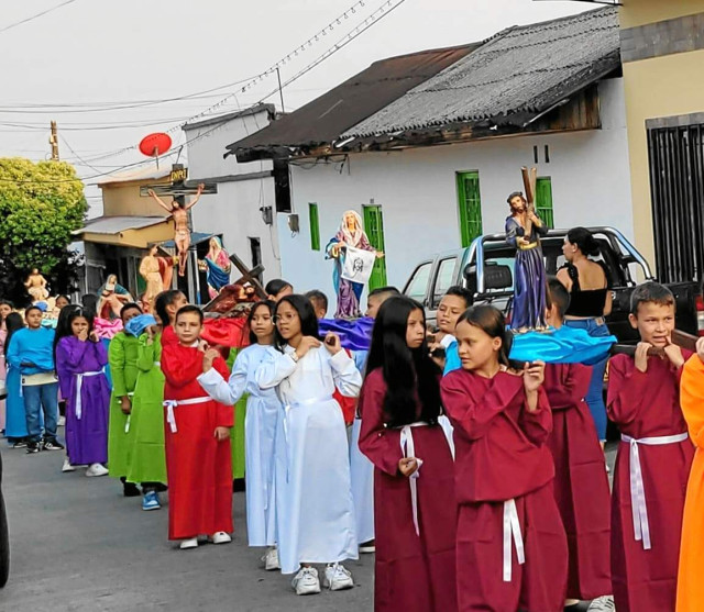 Foto | Leonidas Guerrero | LA PATRIA Los más pequeños se vincularon en el recorrido en Riosucio.