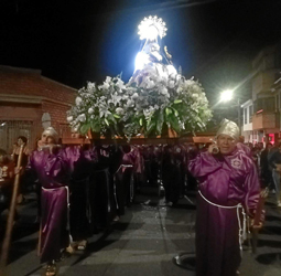 Foto | Leonidas Guerrero | LAPATRIA La procesión de La Virgen de la Soledad escribió otro capitulo en Riosucio. Estuvo a cargo de la Asociación Damas de la Caridad. Los cargueros, los integrantes de la Asociación de Motoristas.