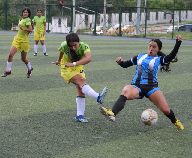 Esta vez el talento y la agilidad de las biquebradenses fue bloqueado por la experiencia de las manizaleñas. Alianza derrotó 2-1 a Dosquebradas B.