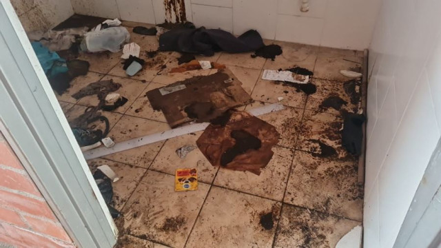 Este es un baño afectado y sin uso que está entre lo que denuncian ciudadanos del sector. 