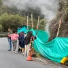  El punto donde se acercan las personas a observar las rocas y la emanación de gases en Cerro Bravo.