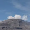 El nivel de actividad amarillo en el volcán Nevado del Ruiz indica un comportamiento inestable en el que se contemplan incrementos en la actividad sísmica y manifestaciones en superficie.