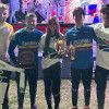 Parte de los medallistas colombianos en el Panamericano de DH (descenso en bicicleta) en Cuzco (Perú). En la mitad están Valentina Roa y Steven Ceballos.