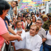 David Manzur recorre las calles de Neira.