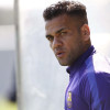 Fotografía de archivo (10/04/2015), del exjugador brasileño del FC Barcelona Dani Alves, al que la Audiencia de Barcelona ha condenado a 4 años y medio de cárcel por violar a una joven en el baño de un reservado de la discoteca Sutton de Barcelona la noche del 30 diciembre de 2022.