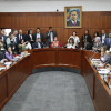 La presidenta de la Comisión Séptima del Senado, Martha Isabel Peralta Epieyu (c) habla este miércoles durante un debate en la sala de la Comisión en Bogotá.