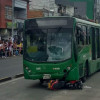 Accidente de moto con articulado del Megabús, por presuntamente, invadir carril de Solo Bus, resultó fatal para la parrillera. 