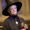 Maggie Smith, conocidad como la profesora Minerva McGonagall en Harry Potter. 