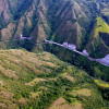 El Túnel del Toyo y Puerto Antioquia son las dos atracciones que la Gobernación antioqueña le enseña a Caldas para que aproveche la cercanía del golfo de Urabá y ahorre costos de exportación. El megaproyecto está articulado con las concesiones viales del Pacífico (1, 2 y 3) y del Mar (1 y 2). LA PATRIA recorrió el corredor logístico. Vea fotos, testimonios, datos y contexto de las obras.