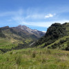 En la foto, el valle de las Nereidas, donde la Chec adelanta un proyecto de exploración de geotermia. Esta fuente de energía podría abastecer una ciudad como Manizales. Además, Caldas ya se adentra en el estudio de hidrógenos verde y blanco, combustibles con potencial a largo plazo, según expertos.