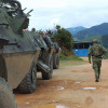 Un soldado durante su ingreso a la zona rural de El Plateado en la 'Operación Perseo', en el suroeste de Colombia. 