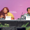 Ana Rosa Cyrus, directora ejecutiva de la Asociación Juvenil Engajamundo, habla junto a Ruth Spencer, presidenta del Marine Ecosystem Protected Areas Trust de Antigua y Barbuda, durante la COP16 en Cali.