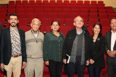 Foto | Argemiro Idárraga | LA PATRIA El Banco de La República, en coordinación con la Universidad de Caldas, realizó la conferencia de investigadores de la Academia de historia a la que asistieron Vladimir Daza, coordinador Colegio Nacional de Historia; Leonardo Henao, Óscar Gaviria Valencia, Margot Andrade, Jorge Orlando Melo, Ivonne Mendoza, gerente del Banco de La República; Wilder Guerra y Rodrigo Santofimio.