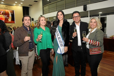 Juan Pablo Duque, Maryluz Noreña, Isabella Bermúdez, Juan David Montes y Diana Patricia Cardona.