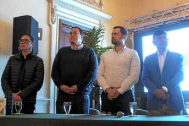 Mesa principal: Juan Sebastián Gómez, Representante a la cámara; Andrés Chaparro, diputado y presidente de la Asamblea de Caldas; Luis Carlos Velásquez, Gobernador de Caldas; y Lindon Alberto Chavarriaga; secretario de Cultura.