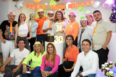 Foto | cortesía | Rubén Darío López | LA PATRIA En el edificio Mirador de Villacarmenza, en Manizales, se reunieron amigos cercanos y familiares para celebrar el cumpleaños de Manuela García Castaño. Allí festejaron con una cena, mariachi, chirimía y serenata.