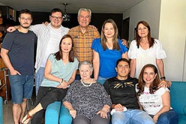 Jorge Estrada, José Fernando Gómez, Lina María Cuartas y Andrea Marulanda, en Vino y Pimienta.