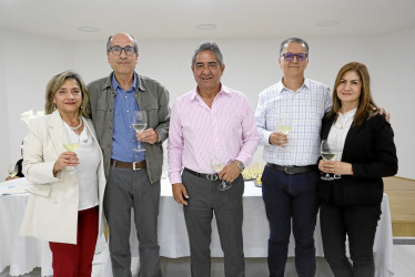 Ana Milena Mayorca Arias, Carlos Eduardo Arango, Jorge Hernán Botero; director-gerente de LA PATRIA; Fernando Martínez González; y Emperatriz Toro Acevedo.