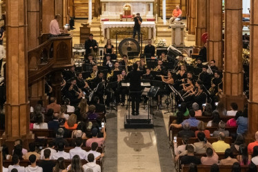 Neira fue uno de los municipios de Caldas que recibió a la Banda Sinfónica Nacional de Colombia en una gira que buscó llevar la música sinfónica al Eje Cafetero y colaborar con el movimiento bandístico de la región. Jhon Jairo Castaño Flórez, alcalde del municipio, y Daniela Nieto Jaramillo, primera Gestora Social, presidieron el concierto que tuvo lugar en la Parroquia San Juan Bautista.