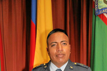 William Efrén Chirán Alpala, oficial de la Fuerza Aérea Colombiana, recibió su título como Magíster en Teledetección de la Universidad Católica de Manizales.