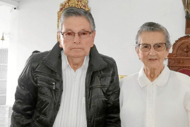 Tarcesio Echeverri Gómez y Dilia Velásquez de Echeverri.