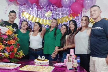 John Fredy Escobar, Gabriela Franco, Stella Escobar, Claudia Marcela Escobar, María Eugenia Escobar, Olga Lucía Escobar, Sandra Milena Escobar y Jorge Escobar.