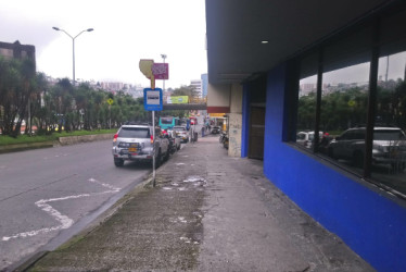 La Avenida del Centro es también un punto afectado por los mal parqueados. 