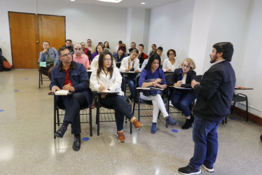 Los docentes en la Universidad Católica de Manizales durante la capacitación en pedagogía. 