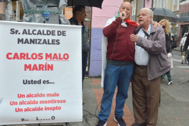 plantón contra el alcalde de Manizales