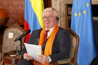 Foto / EFE / LA PATRIA Eamon Gilmore, enviado especial de la UE para la paz en Colombia, aseguró que en Colombia los defensores han sido una de sus “preocupaciones más grandes”.