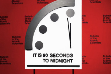 La hora actual supera a la de 1953, cuando durante la Guerra Fría se situaron las manecillas a las 11:58, a dos minutos de la medianoche.