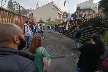 Directivos y docentes del Inem tienen el primer contacto con los alumnos. 