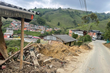 Así quedó la vivienda de Luisa Fernanda Martínez (izquierda). La de la parte derecha es la de Hernán Salazar, también afectado.