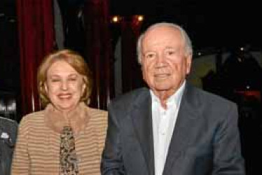 Gladis Gómez de Mejía y Fernando Mejía Jaramillo.