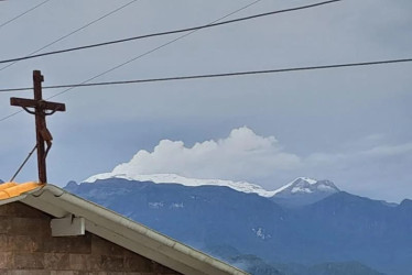 @yurubannycastro fotografió al Nevado del Ruiz, despejado, en la mañana de este miércoles.