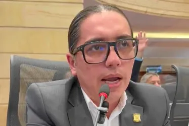 El representante a la Cámara Juan Sebastián Gómez propuso que la Contraloría audite las obras públicas en Manizales. La Comisión Primera lo aprobó.