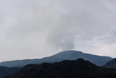 El volcán Nevado del Ruiz desde el sector del cruce de Brisas-Murillo, el 13 de mayo