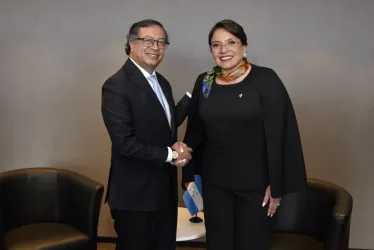 Los presidentes de Colombia, Gustavo Petro, y de Honduras, Xiomara Castro