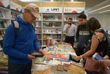 Según el director de la Feria del Libro de Manizales este año esperan unos 20 mil asistentes. El año pasado recibieron 17 mil visitantes.