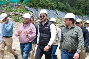 El vicecontralor en funciones de contralor general Carlos Mario Zuluaga Pardo recorrió ayer varias de las obras que hoy están frenadas en Manizales, incluyendo la PTAR Los Cámbulos.