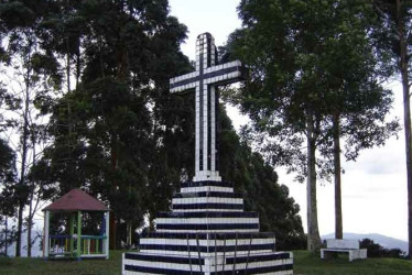 Este mirador del Alto de la Cruz es característico en el municipio del bajo occidente de Caldas.