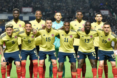 El último partido jugado por la Selección Colombia masculina de mayores fue el 16 de junio en un amistoso ante Irak. Esta fue la plantilla inicialista de ese día, en el que los cafeteros vencieron 1-0 a los de Oriente Medio con gol de Mateo Cassierra.