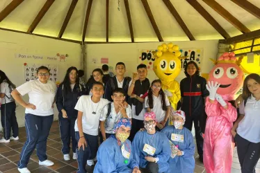 Neuronas Activas, Aulas Felices estuvo a cargo de las actividades de gimnasia cerebral en el evento.