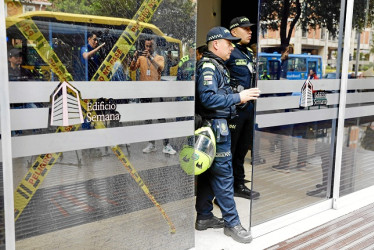 La Policía arribó a la sede de Semana ya cuando los indígenas habían abandonado las instalaciones.