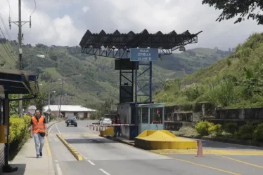 Este es el peaje La Estrella, en la vía Manizales - Neira.