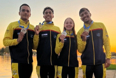 La delegación de Caldas que estuvo con Colombia en el Mundial de Aguas Abiertas en Belgrado (Serbia). Ganaron una medalla de plata y ocuparon dos cuartas posiciones.