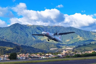 La aerolínea Clic es la única que opera en el Aeropuerto La Nubia de Manizales.