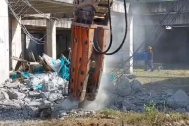 Se inició la demolición de la obra que se construía en Riosucio para reemplazar el bloque antiguo, implosionado en el 2017.