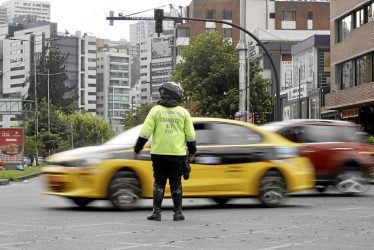 Foto | EFE | LA PATRIA  Ecuador sufre primeros apagones que racionan electricidad por histórica sequía en la Amazonía.